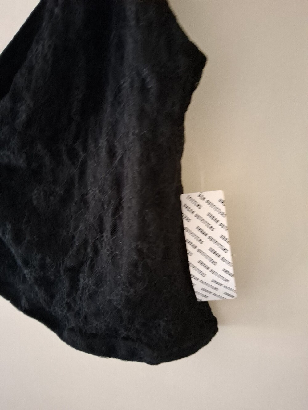 One-Shoulder Black Lace Crop Top - Picture 3 of 3